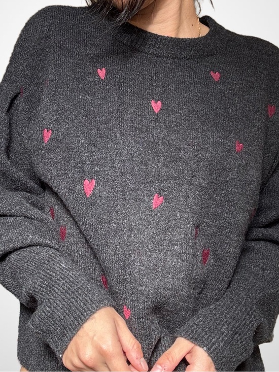 RW&CO. Sweaters - RW&CO. Sweater Size M Black Red Hearts Pullover